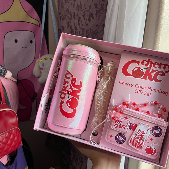 Women’s skinnydip Cherry Coke pink handbag and wallet gift set - Picture 11 of 13